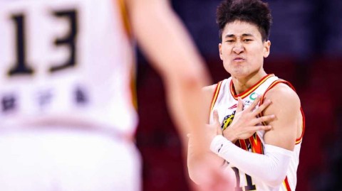 激情燃烧的春日记忆：CBA季后赛“十二进八”决战瞬间