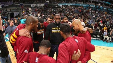 乐福下半场23分掀三分雨，骑士105-94主场灭火迎四连胜