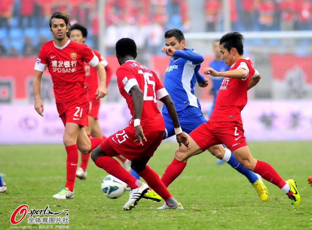 中超-崔龙洙中超首秀4-3险胜辽足